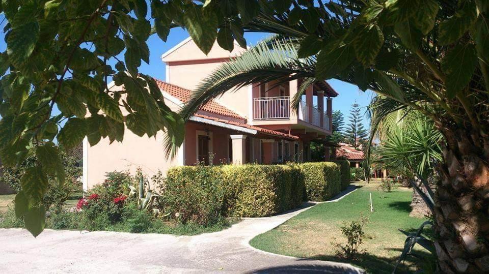 Hellens Village Almiros Beach ภายนอก รูปภาพ